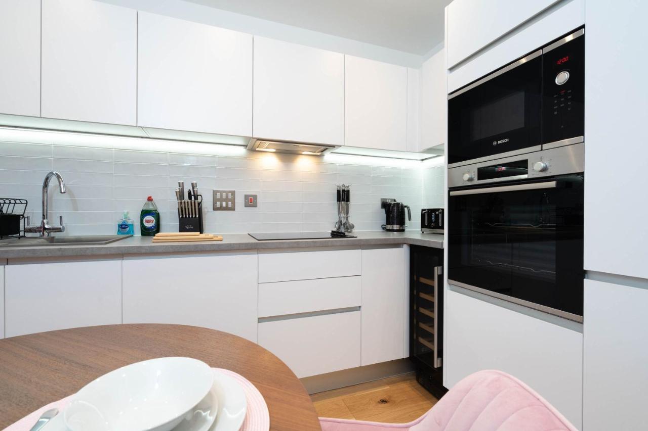 Maevela Apartments ☆ Pink Luxury Apartment With Balcony - Birmingham City Centre - 5 Min Walk From Bullring, Cube, Mailbox, New Street Station - Free Netflix & Wifi Ngoại thất bức ảnh