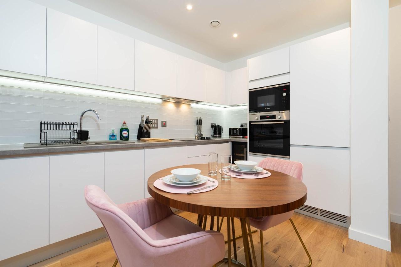 Maevela Apartments ☆ Pink Luxury Apartment With Balcony - Birmingham City Centre - 5 Min Walk From Bullring, Cube, Mailbox, New Street Station - Free Netflix & Wifi Ngoại thất bức ảnh