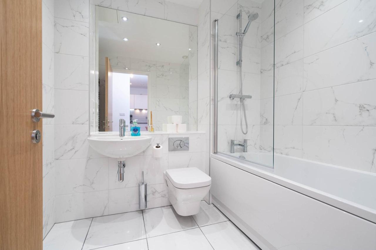 Maevela Apartments ☆ Pink Luxury Apartment With Balcony - Birmingham City Centre - 5 Min Walk From Bullring, Cube, Mailbox, New Street Station - Free Netflix & Wifi Ngoại thất bức ảnh