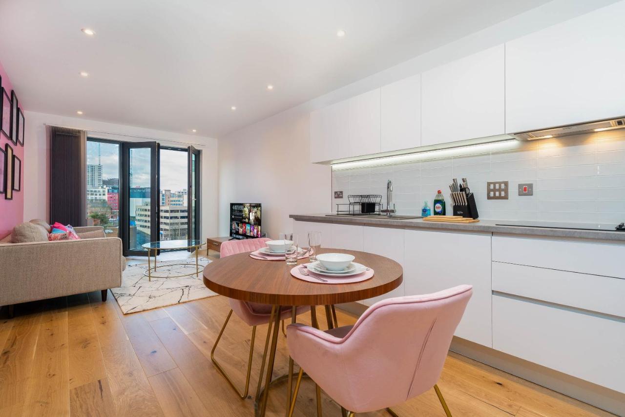 Maevela Apartments ☆ Pink Luxury Apartment With Balcony - Birmingham City Centre - 5 Min Walk From Bullring, Cube, Mailbox, New Street Station - Free Netflix & Wifi Ngoại thất bức ảnh